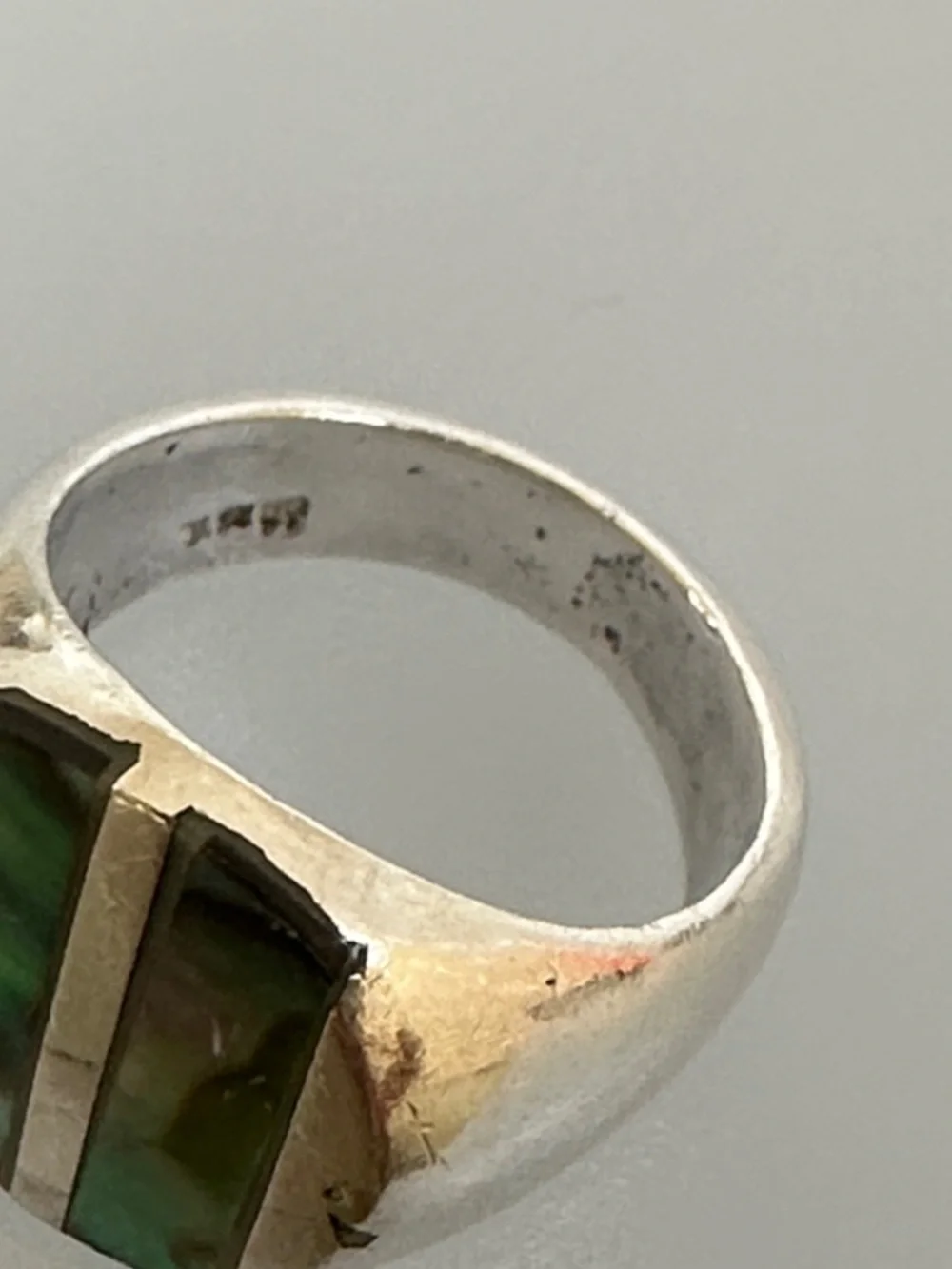 925 Sterling Silver Abalone Inlay Signet Ring - Iridescent Green-Purple